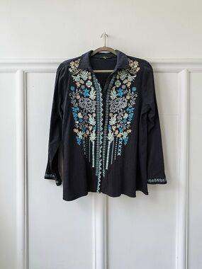 Andree Embroidered Button Down Shirt. Cotton. Blue. Size: Medium